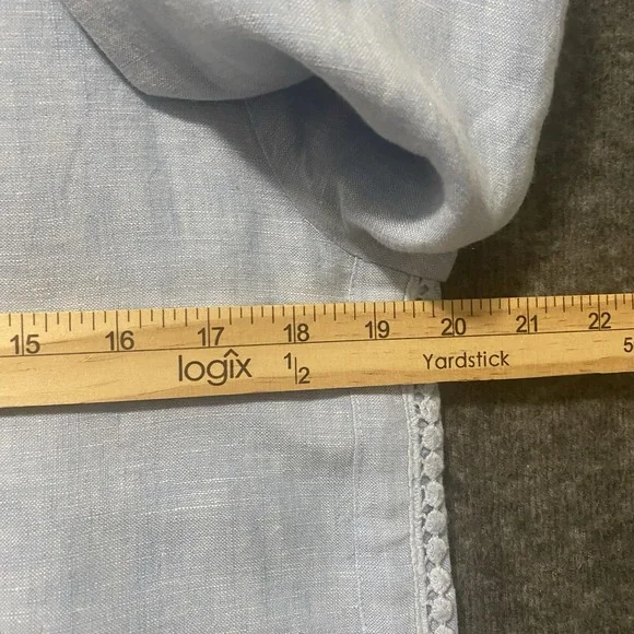 Crown & Ivy Linen Top Womens M Blue Embroidered Popover‎ Roll Tab Beachy Coastal - Picture 6 of 9